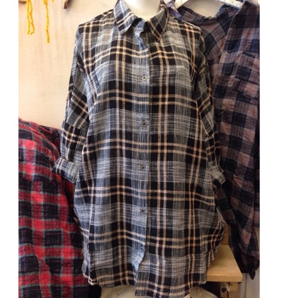 Black Plaid Button Down Oversized Linen Top - Picture 3 of 8